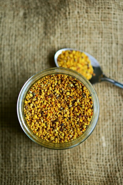 bee-pollen-2549125_1280